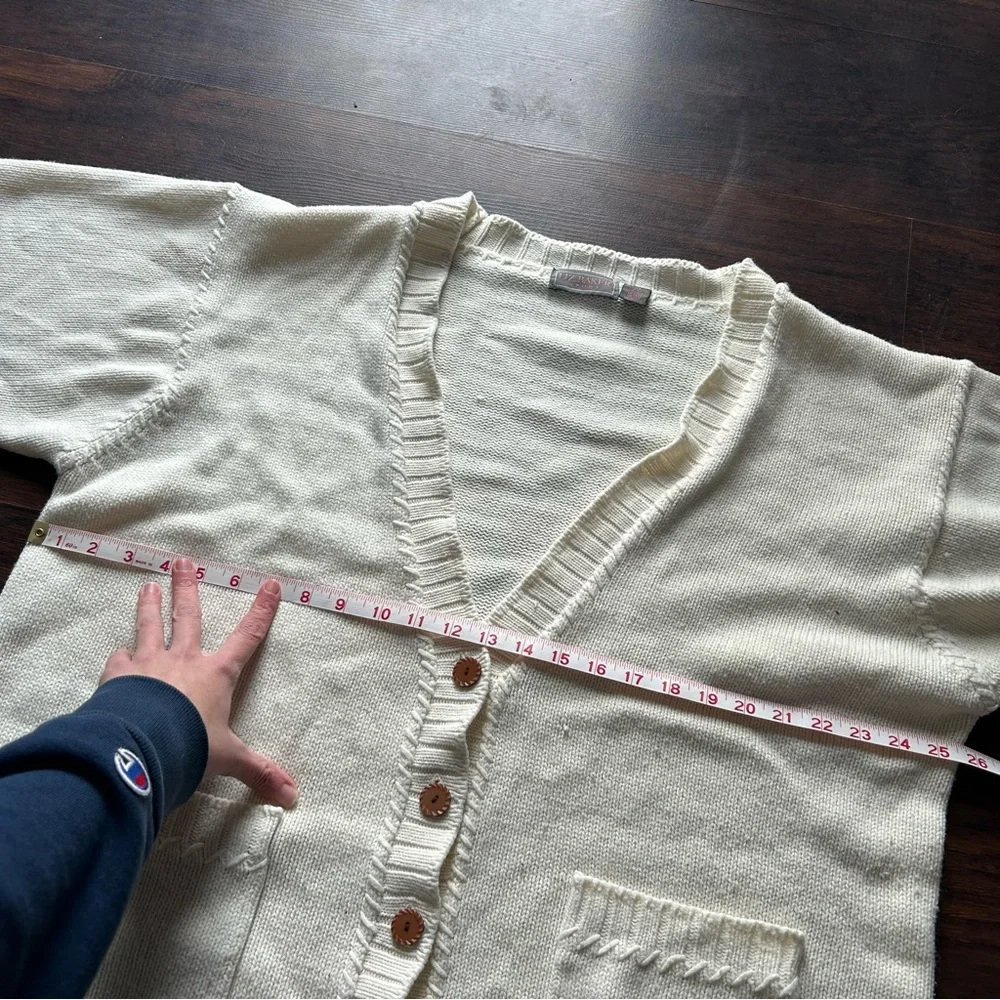 [Liz Baker] White Button Cardigan - Picture 9 of 9